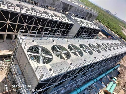 開(kāi)式冷卻塔管式配水系統(tǒng)有哪些優(yōu)勢(shì)？？(<font color='red'>閉式冷卻塔</font>與開(kāi)式冷卻塔)